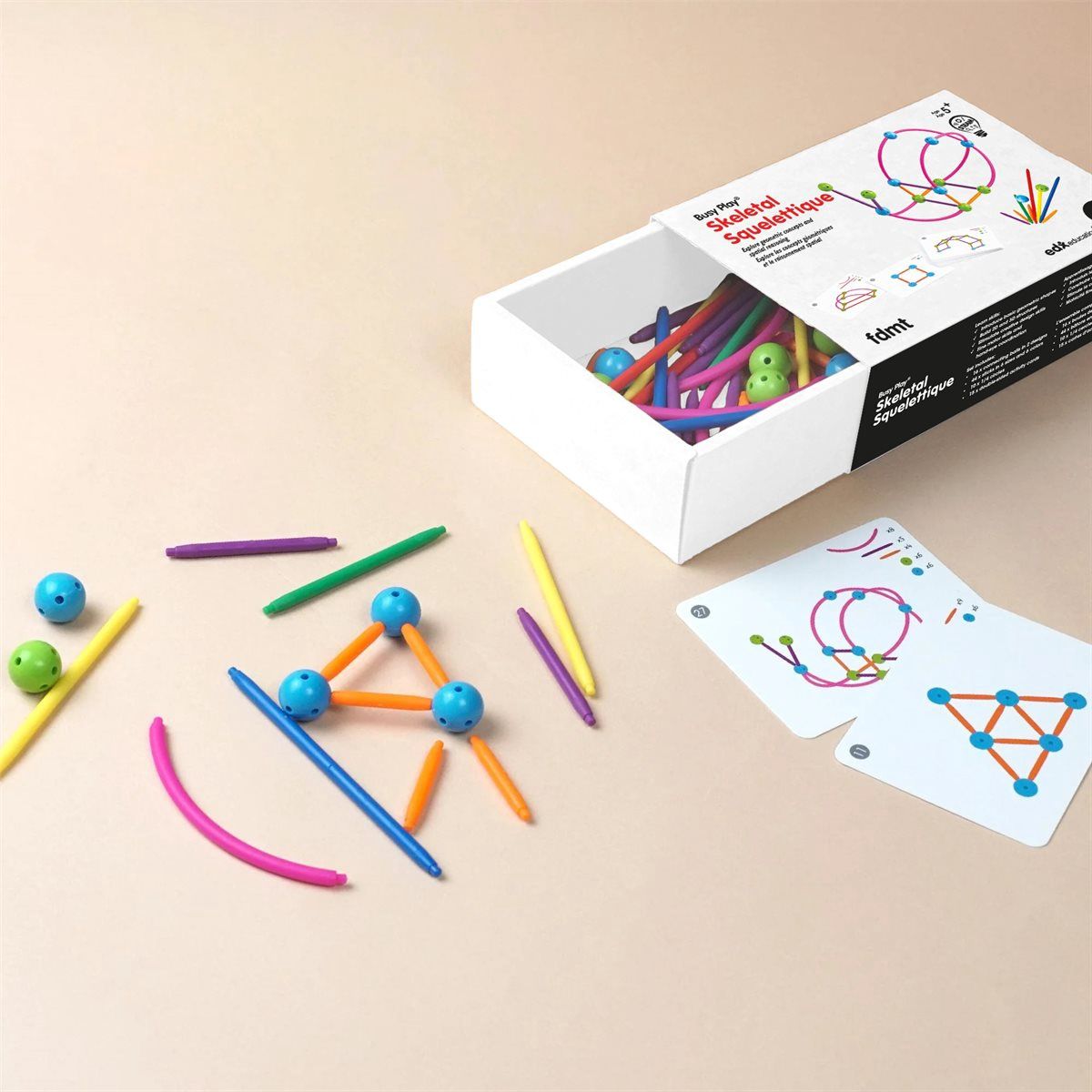 Busy Play / Squelettique