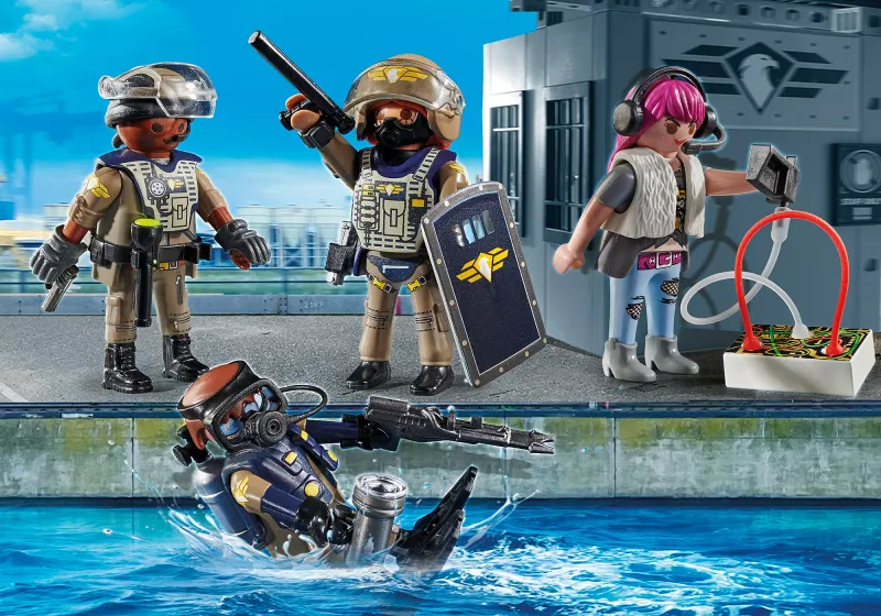 Equipe des forces speciales avec bandit