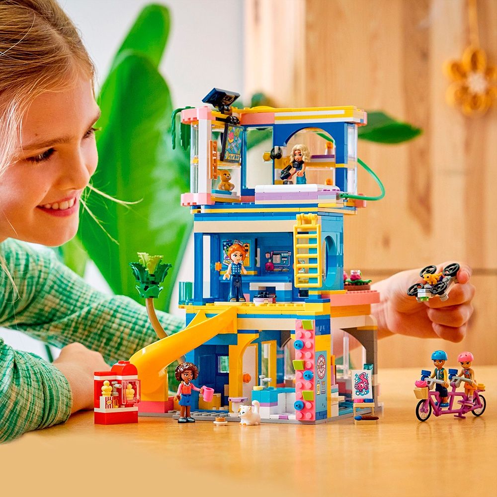 42689 / Friends - Le club-house de Hearthlake City