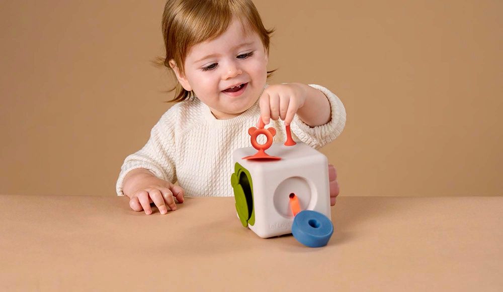 Taf Toys – Cube en silicone Peek &amp; Play