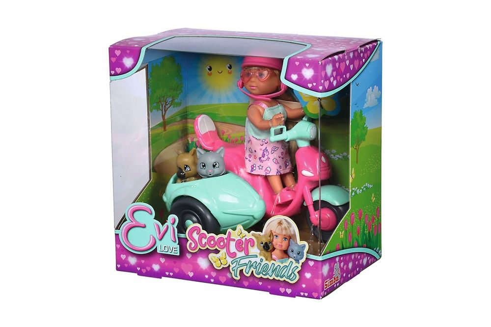 Evi Love - À scooter avec ses amis