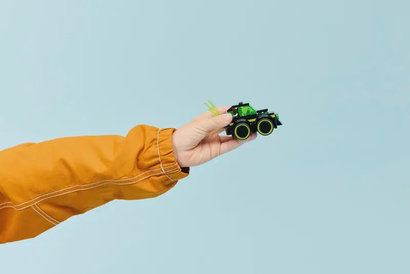 60484 / Véhicules – La voiture de course de jeux vidéo