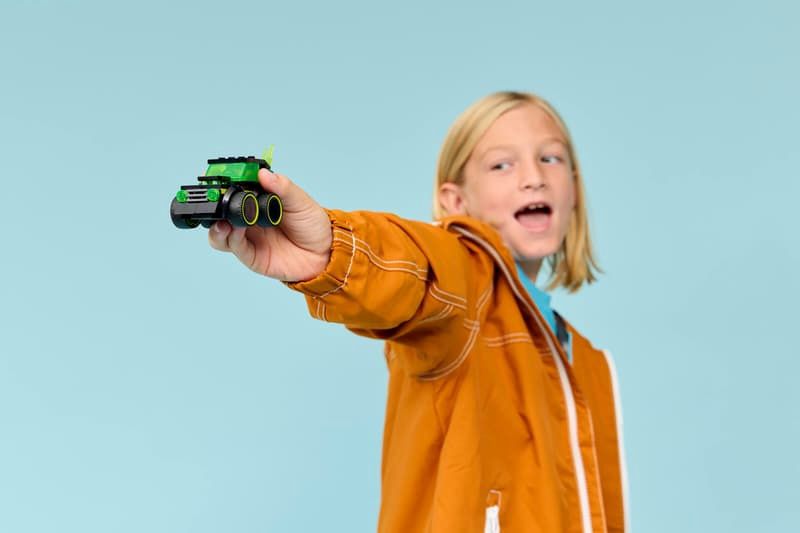 60484 / Véhicules – La voiture de course de jeux vidéo