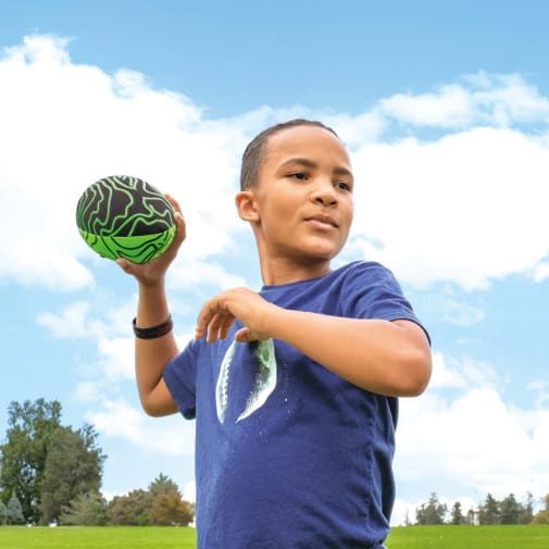 Ballon de football P1 Warrior à double lacet, ultra-adhérent et imperméable noir/vert
