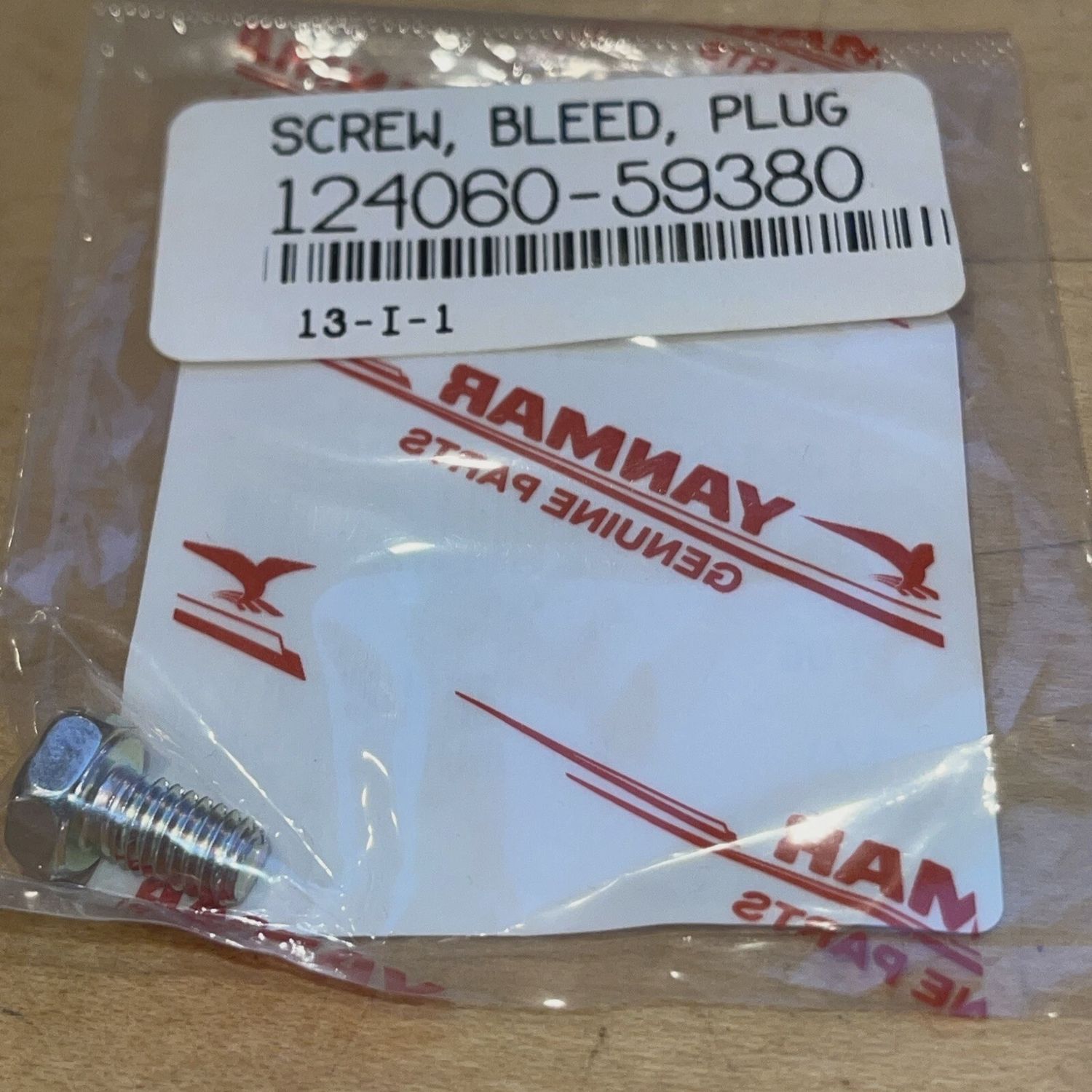 ​Bleed Screw With Washer for Fuel Strainer Assembly. Fits 124790-55601  (101720-55750 / 124060-59380)