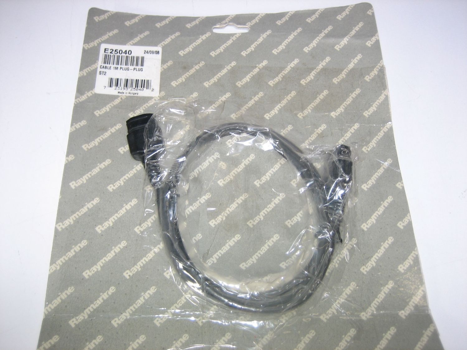 ST2 Cable 1M Plug/Plug - (E25040)