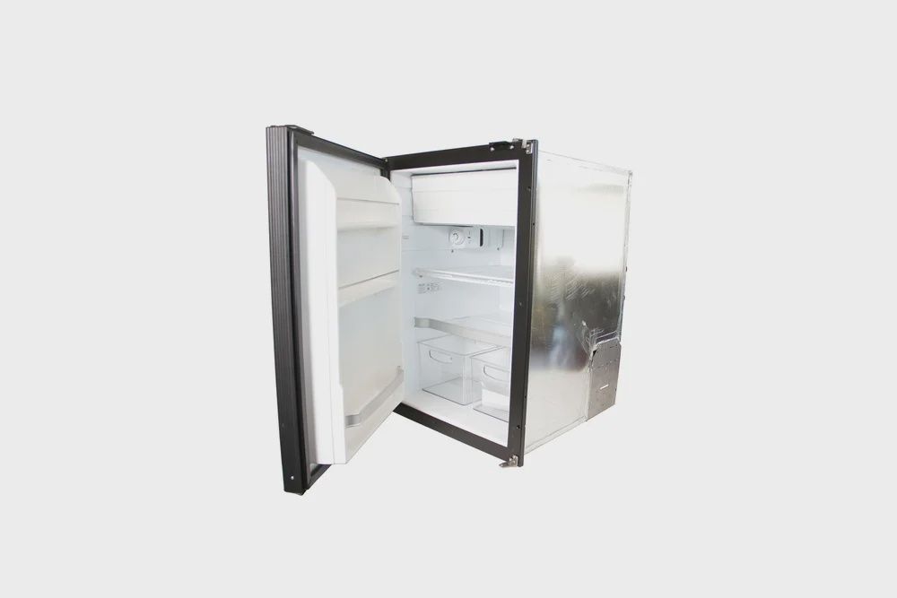 Refrigerator with Freezer Compartment 4.3 cu. ft. (R4500-DC )