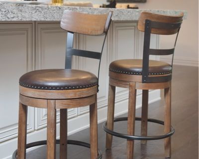 Pinnadel UPH Swivel Barstool
