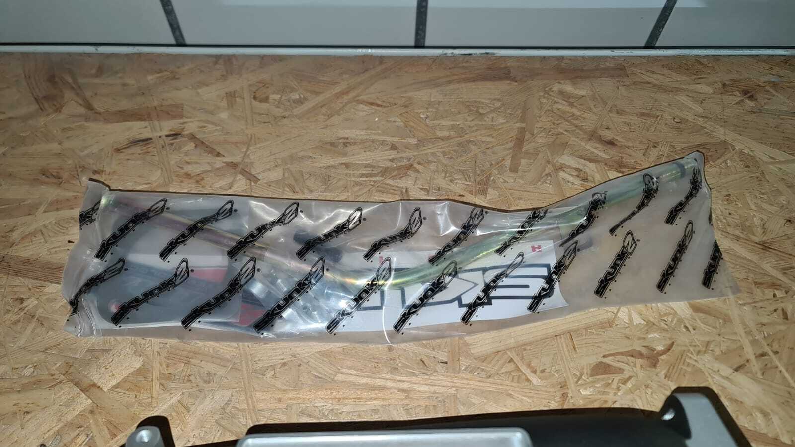 Große Skunk2 Ansaugbrücke mit Montagekit NEU