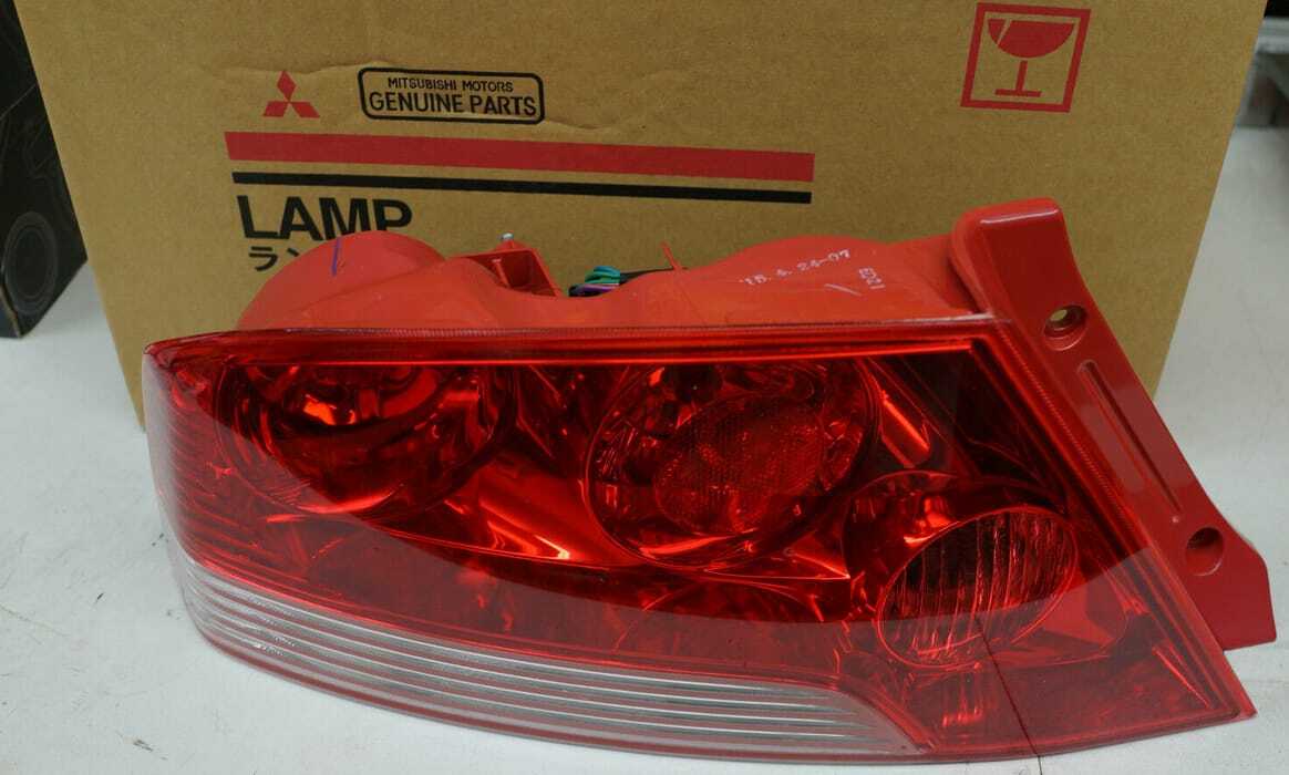 Rückleuchten Set Mitsubishi Evo7 RHD MR583092 & MR583091
