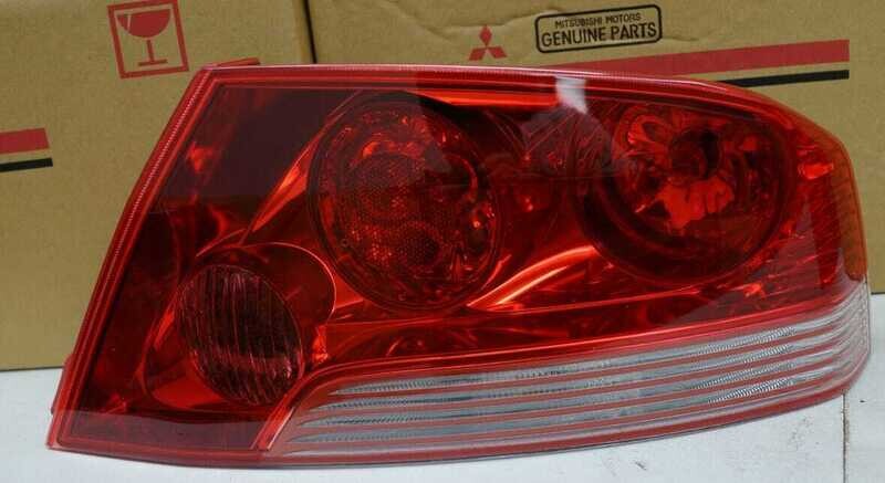 Neue Rechte Rückleuchte für Mitsubishi Evo 7 MR583092