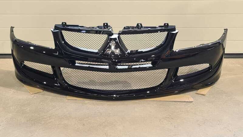 Neue Überholte Evo 8 Stoßstange komplett mit Gitter