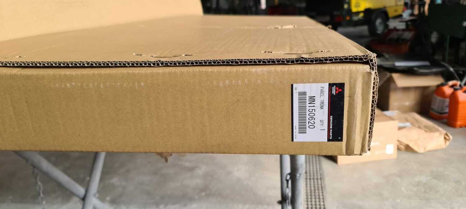 Mitsubishi Evo 8-9 Kofferraumdeckel MN150620