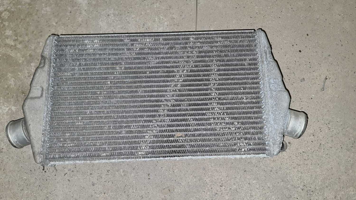Gebrauchter Ladeluftkühler für einen Mitsubishi Evo 4-6