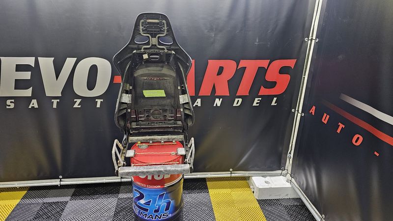 Mitsubishi Evo 7 Recaro Frame/Rahmen als defekt in nicht guten Zustand