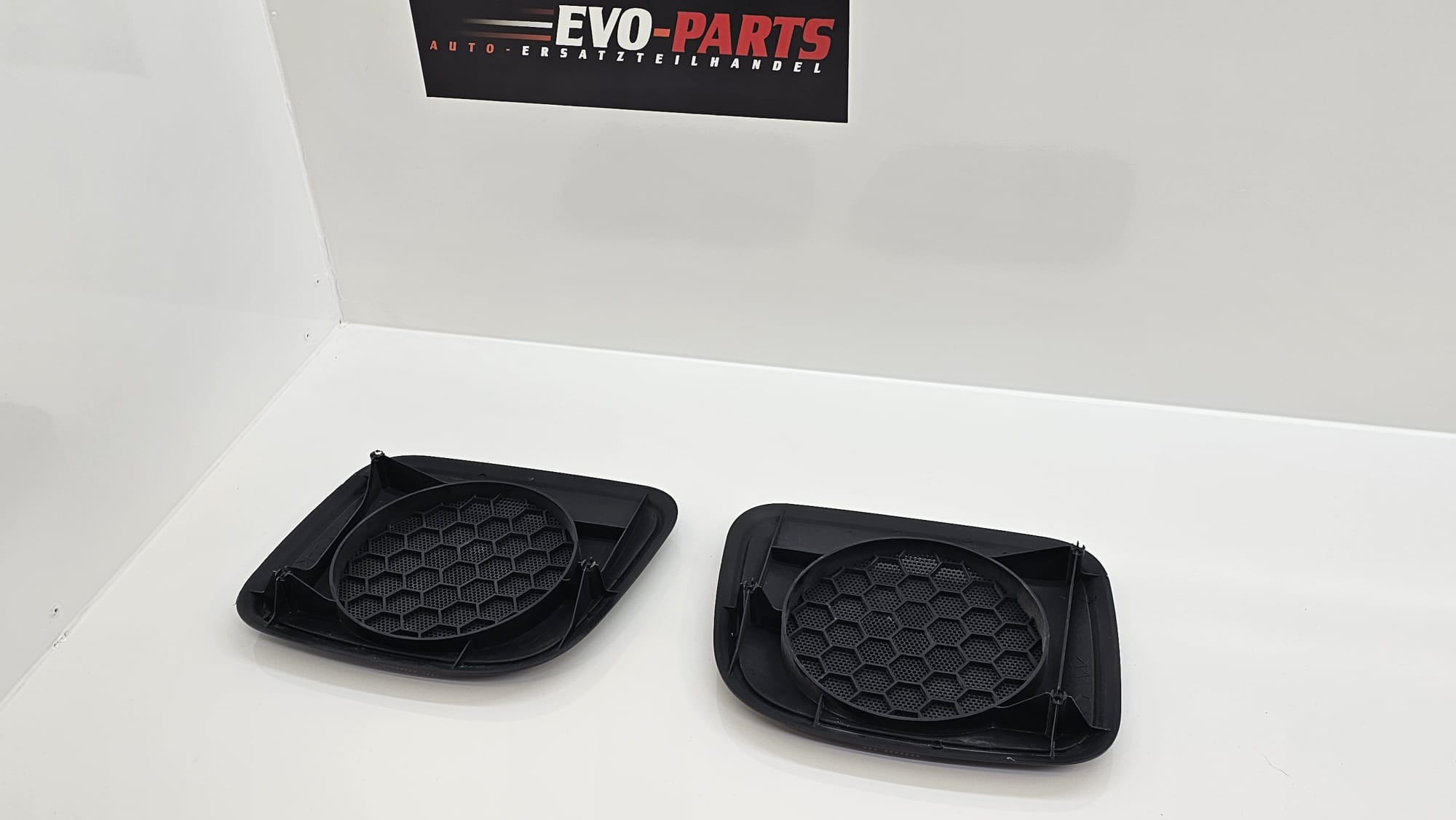 Mitsubishi Evo 8 Lautsprecherabdeckung MR631996 & MR631995
