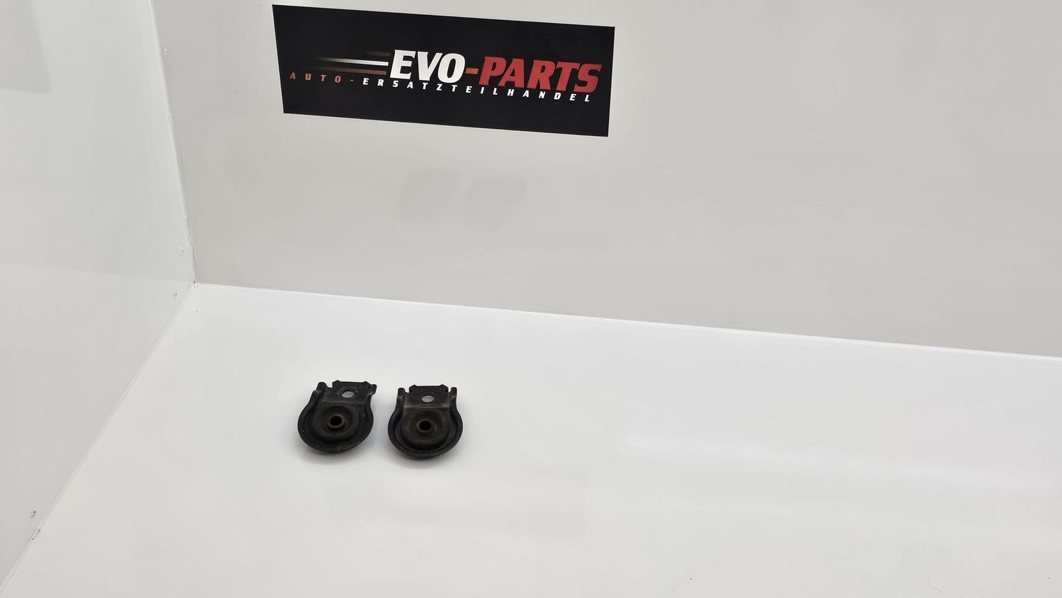 Mitsubishi Evo 8 Kühlerhalter SET 2x MR464628