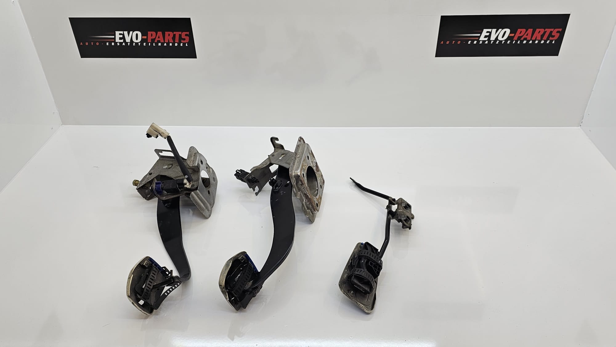 Mitsubishi Evo 7-9 RHD Pedalset mit Schalter MR493832 MR569058 MR493813