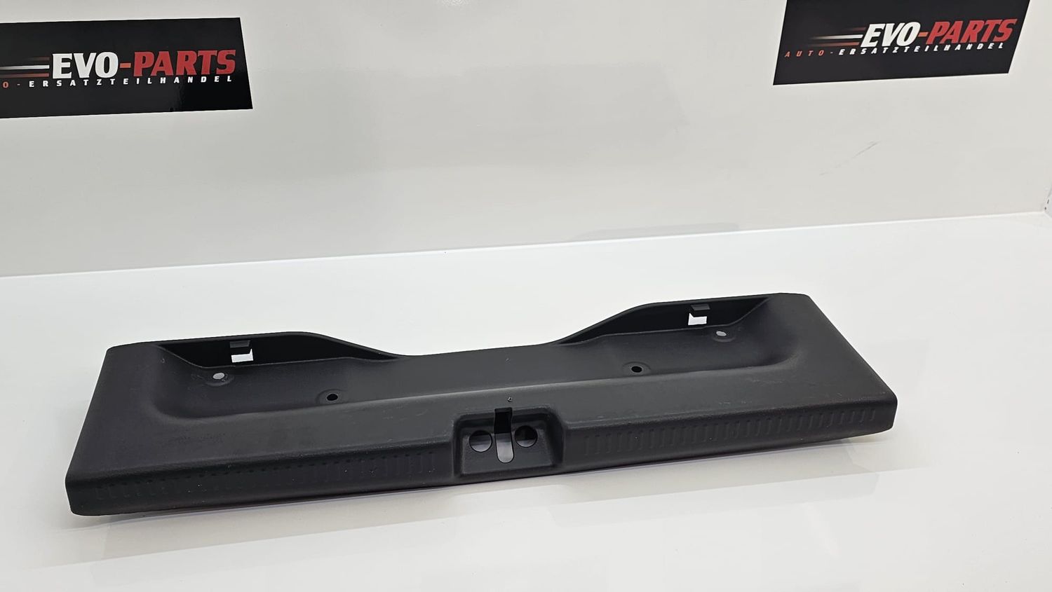 Mitsubishi Evo 7-9  Trim trunk room rear  MR444269