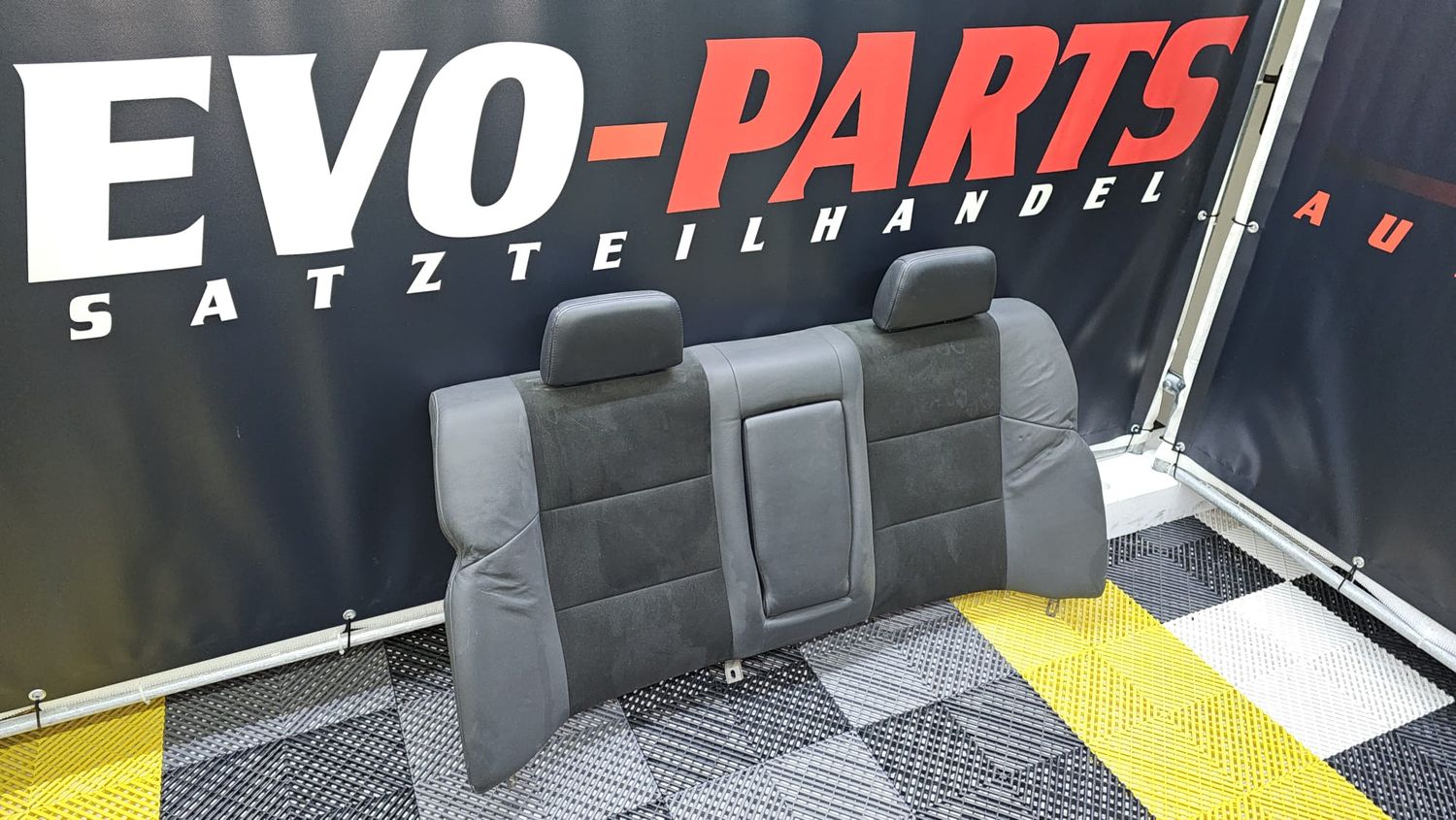 Innenausstattung - Mitsubishi Evo 9 Leder Alcantara Rücksitzbank