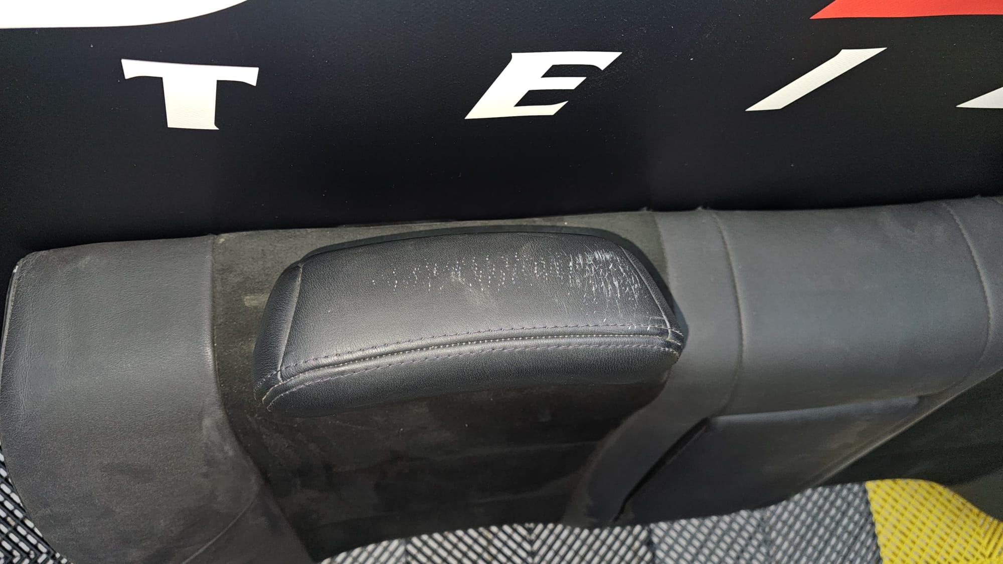 Innenausstattung - Mitsubishi Evo 9 Leder Alcantara Rücksitzbank