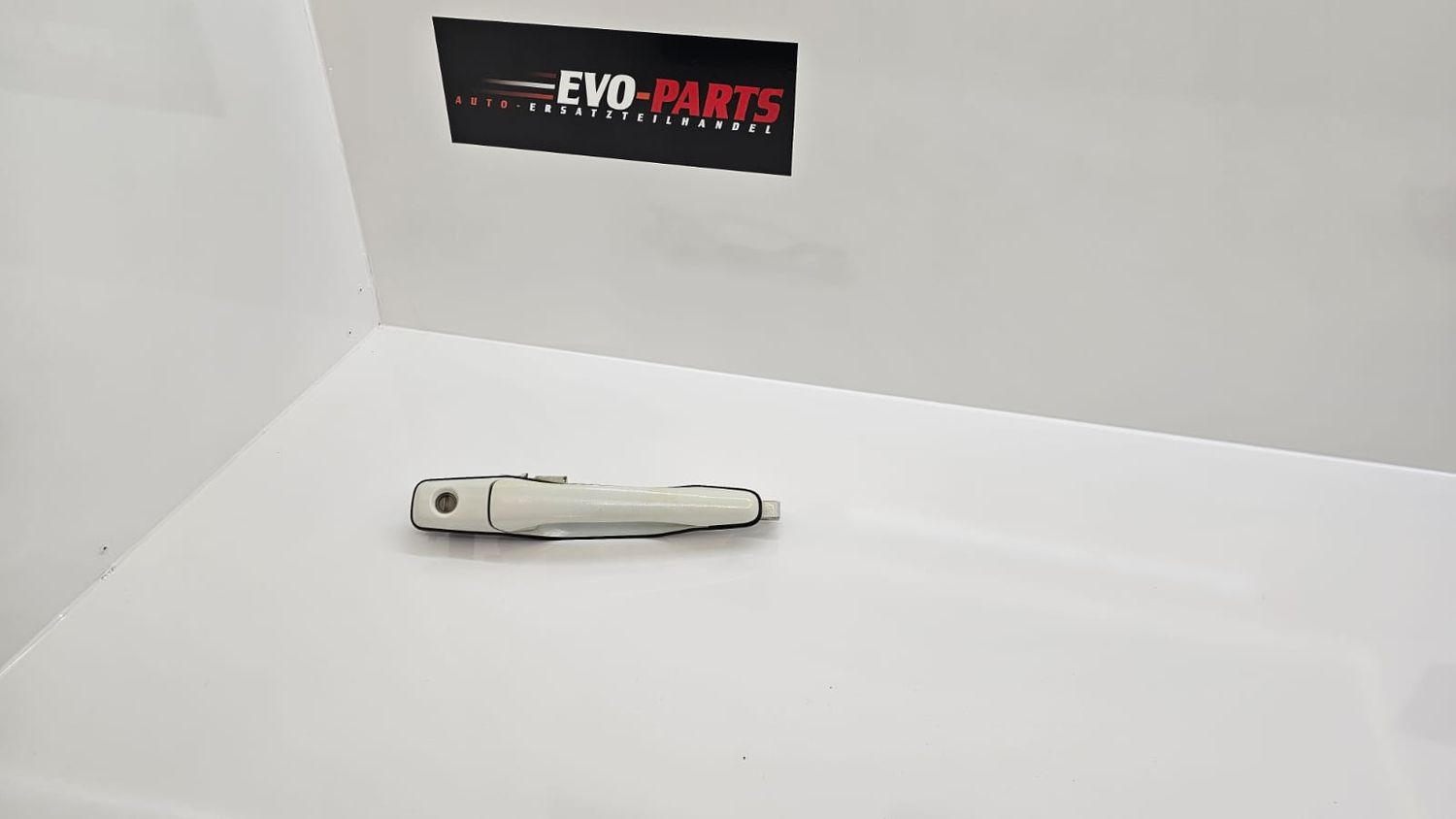 MR970228 - Türgriff rechts lackiert  - Neuwertig