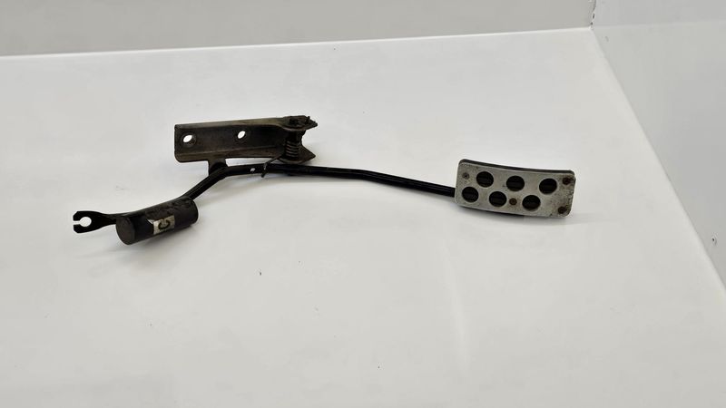 MR493833 - Gaspedal  - gebraucht