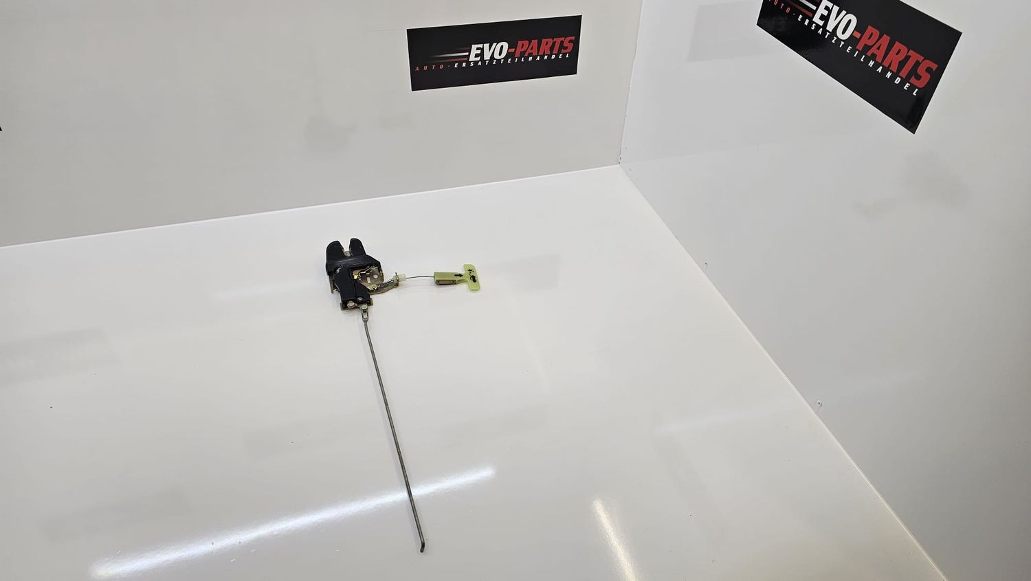 MR526270 - Kofferraumschloß - gebraucht