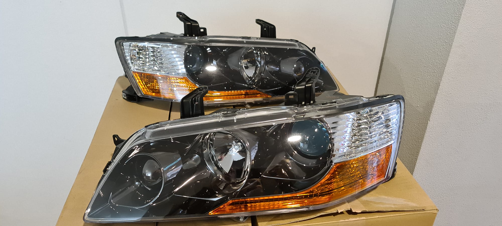 8301B675/8301B676 - Halogen-Scheinwerfer- Set 2 Stk. - NEU