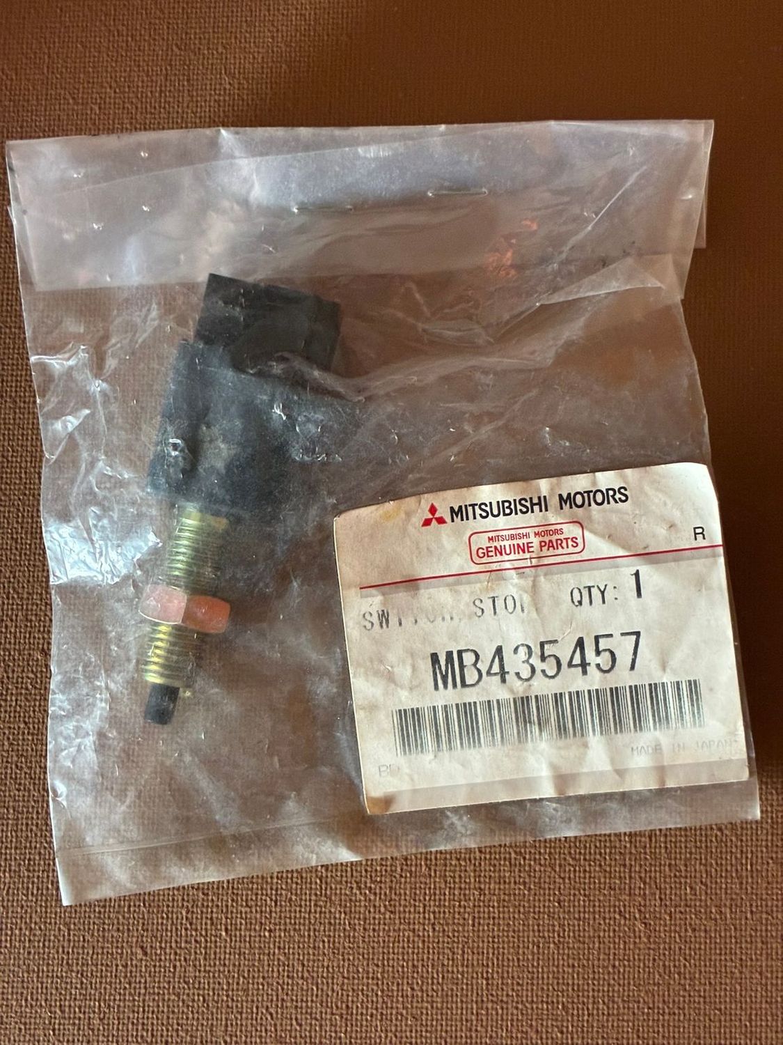 MB435457 - Bremslichtschalter NEU