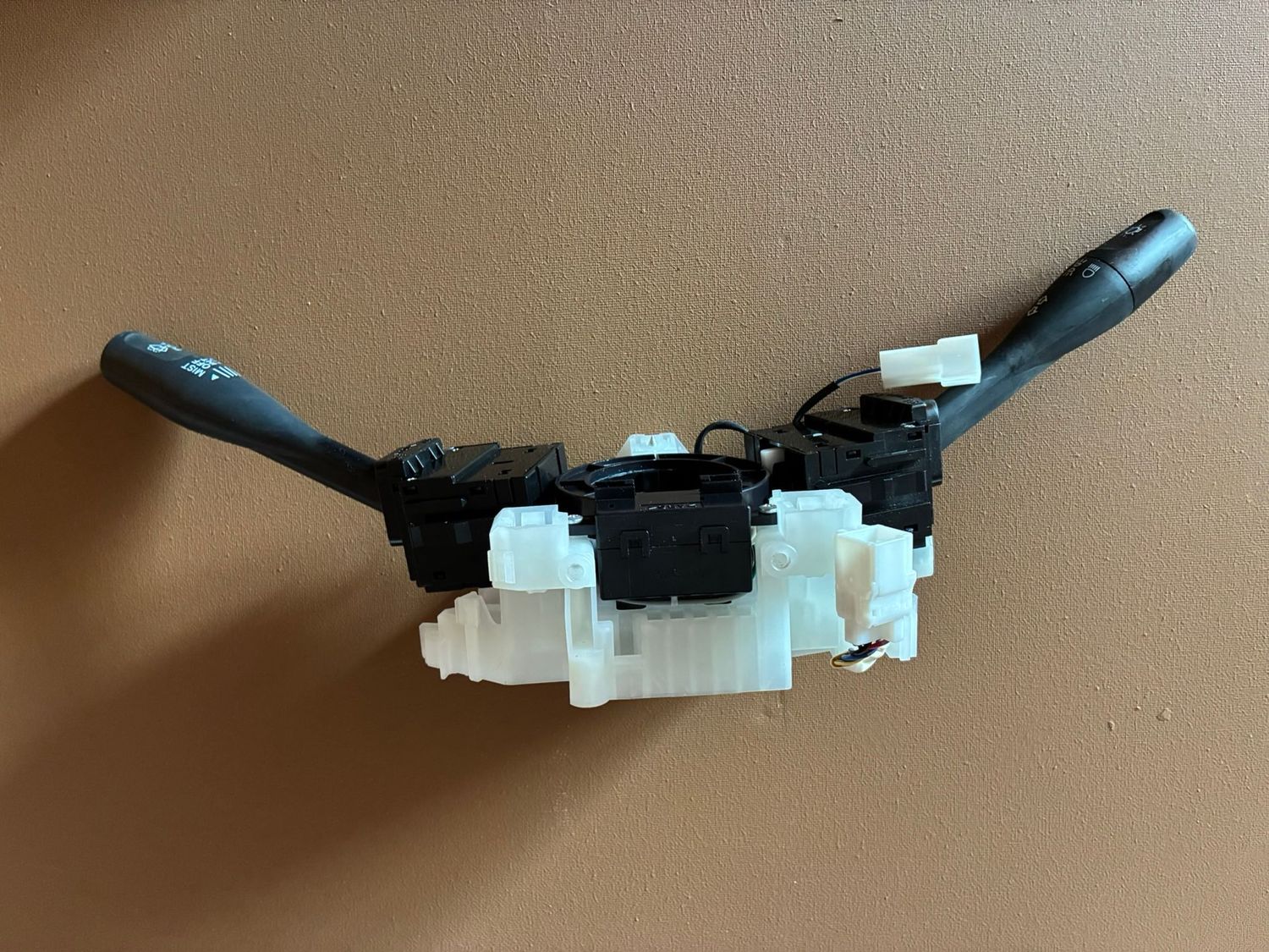 MN134587 - Lenkstockschalter gebraucht