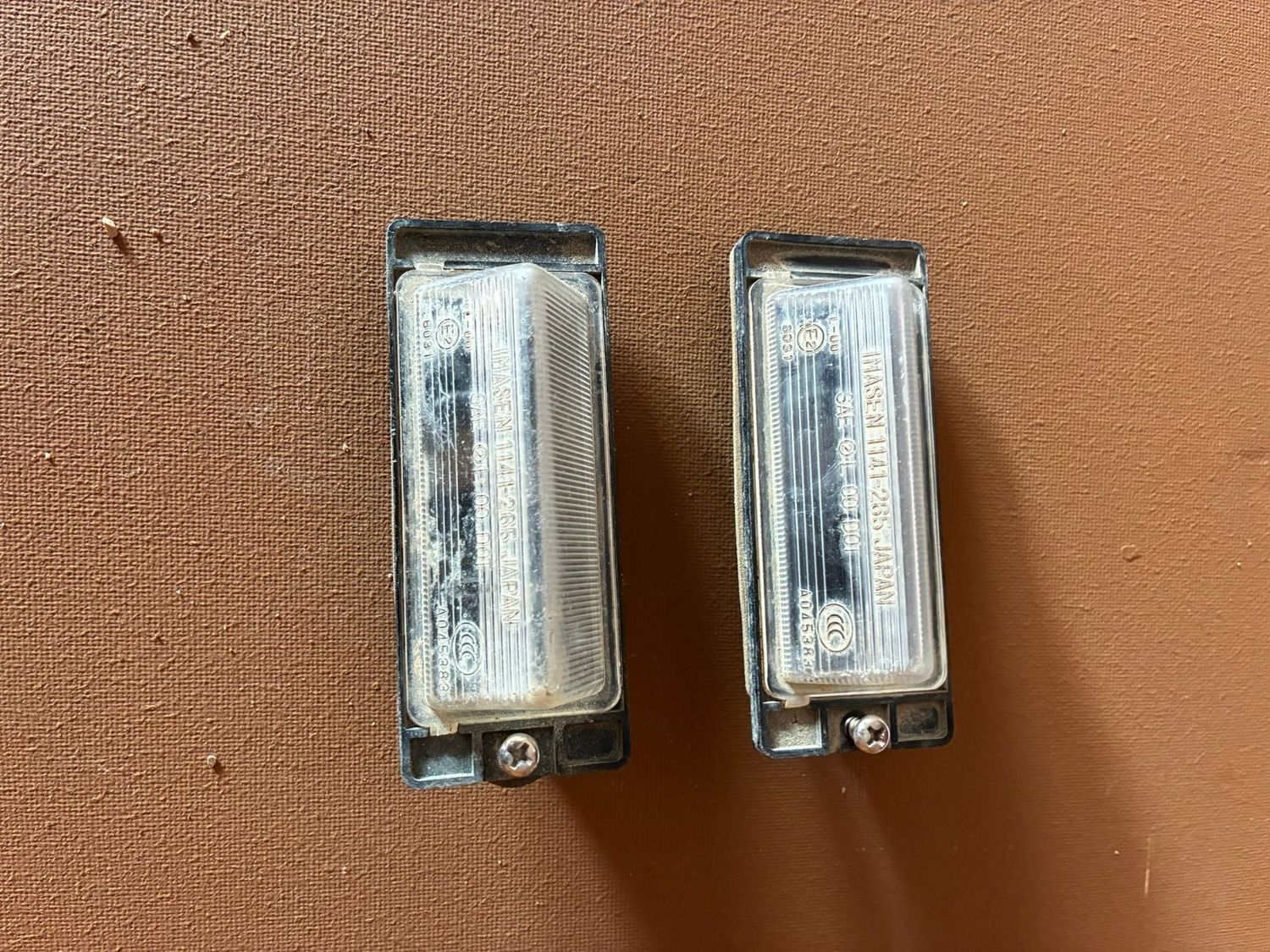 MR485699 - Kennzeichenleuchte gebraucht