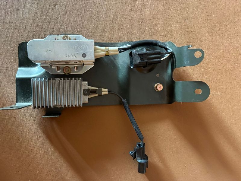 MD173374 + MR561990 + MR968096  - Widerstandeinheit + Halter gebraucht