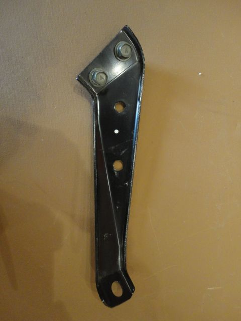 MN180106 - Halter Ölkühler außen - Neuwertig