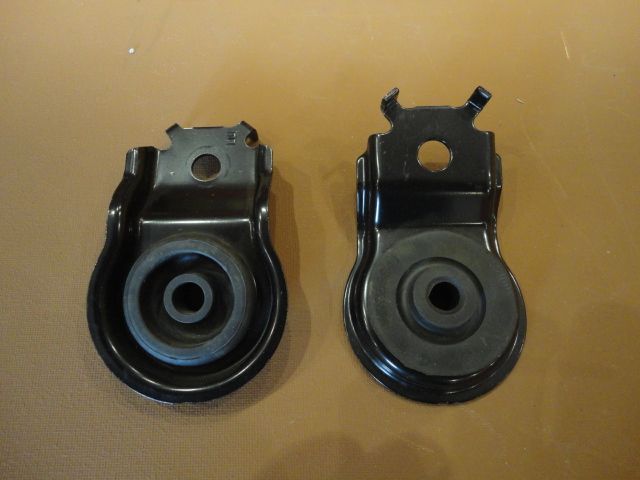 MR464628 - Kühlerhalter oben - Neuwertig