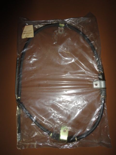 ​MR493434 Handbremsseil rechts - NEU