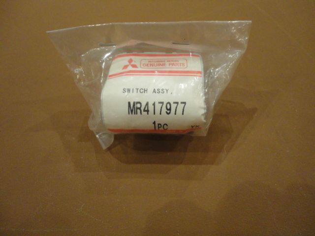 MR417977 - Schalter Spiegelsteuerung - Neu