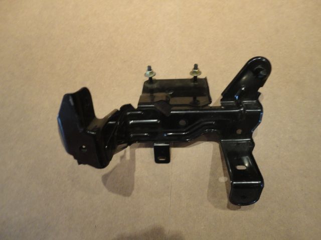 1500A015 - Halter, Luftfiltergehäuse - Neuwertig