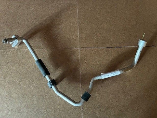 MR958220 - ​Leitung A/C  - Neuwertig