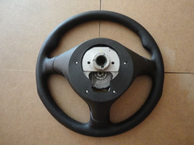 MR589821 - Lenkrad MOMO + Airbag - kpl. - Neuwertig