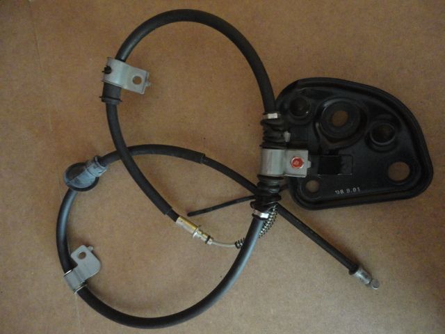 4820A112 + 4125A048 - Handbremsseil rechts + Halter (Set) - gebraucht 4820A112 + 4125A048 - Handbremsseil rechts + Halter (Set) - gebraucht