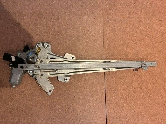 5743A065 + 5743A110 - Fensterheber + Motor hinten links - gebraucht