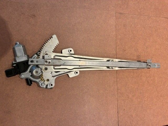 5743A066 + 5743A109 - Fensterheber + Motor hinten rechts - gebraucht