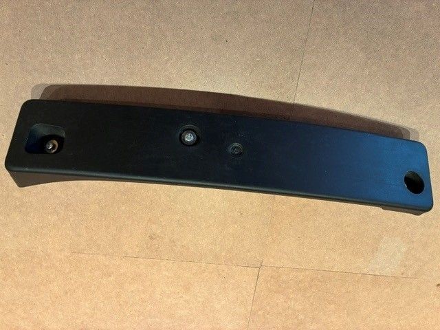 6430A188 - ​Kennzeichenhalter vorne - gebraucht