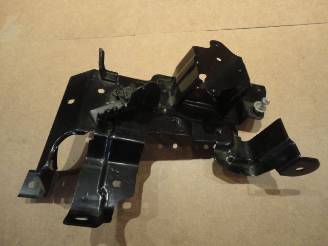 8571A022 - Halter, Motorkabelbaum - Neuwertig
