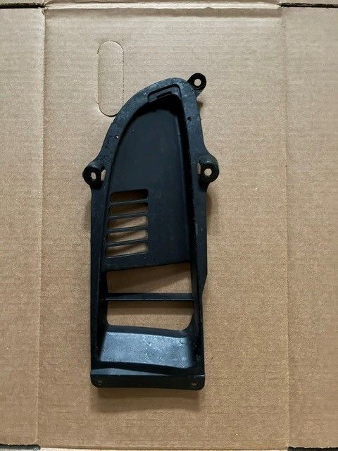 MR379037 - Blende, Stoßstange vorne links - gebraucht MR379037 - Blende, Stoßstange vorne links - gebraucht
