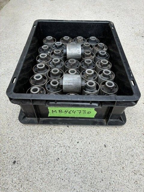 MB864730 - Gummilager - Neuwertig MB864730 - Gummilager - Neuwertig