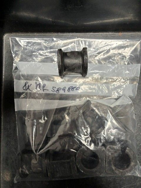 MR589880 - Gummi, Stabilisator hinten - Neuwertig MR589880 - Gummi, Stabilisator hinten - Neuwertig