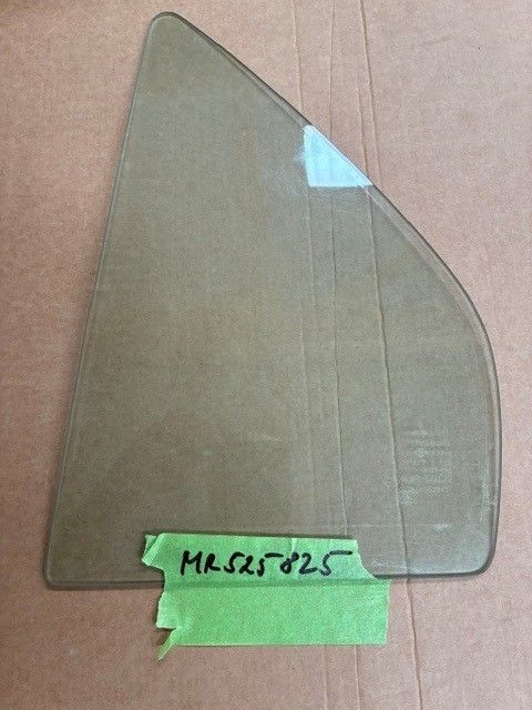 MR525825 - Türeckscheibe hinten links - gebraucht MR525825 - Türeckscheibe hinten links - gebraucht