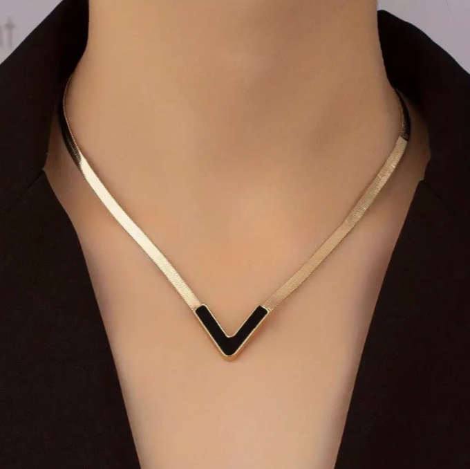 Olive Green 1CT, Sterling 925 Silver Sparkling Moissanite Decor Necklace + 18K Gold Plated V-Shaped Pendant Necklace Simple Style Jewelry Gift Women&#39;s Accessories